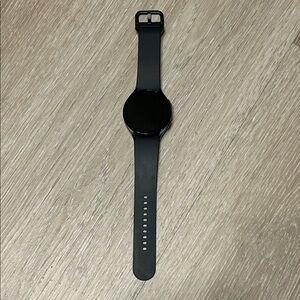 Samsung Galaxy Watch 5 Black Smartwatch with Silicone Band-UNTESTED